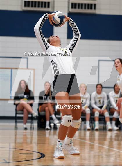 Thumbnail 1 in Hawley vs. Sealy (BCS Classic) photogallery.