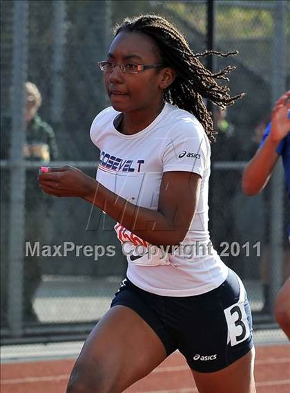 Thumbnail 2 in 44th Arcadia Invitational (Track Events) photogallery.
