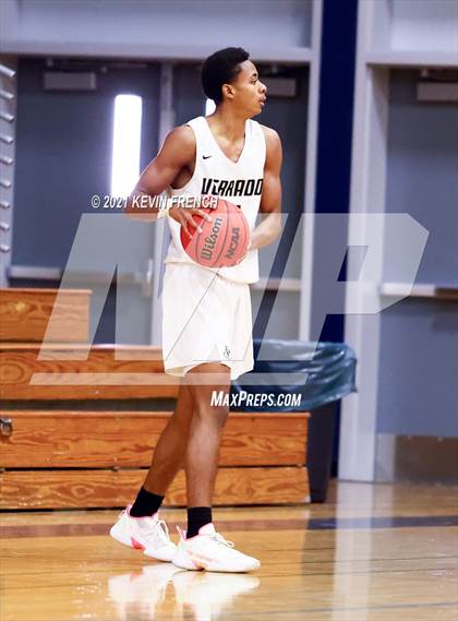 Thumbnail 2 in Verrado vs Cathedral (Sunnyslope Hoopsgiving Tournament) photogallery.