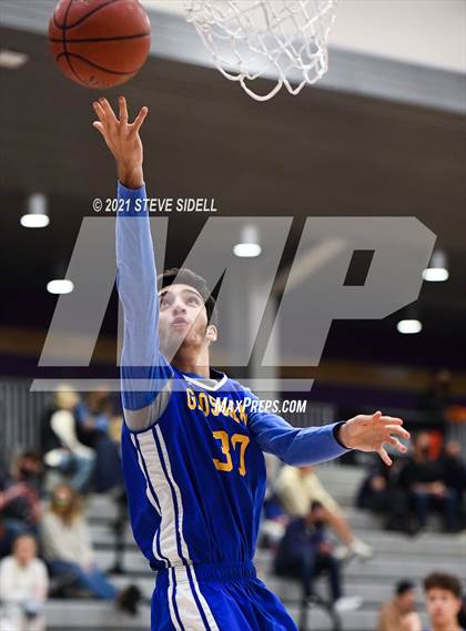 Thumbnail 1 in Bellarmine College Prep vs Grossmont (The Holiday Classic) photogallery.