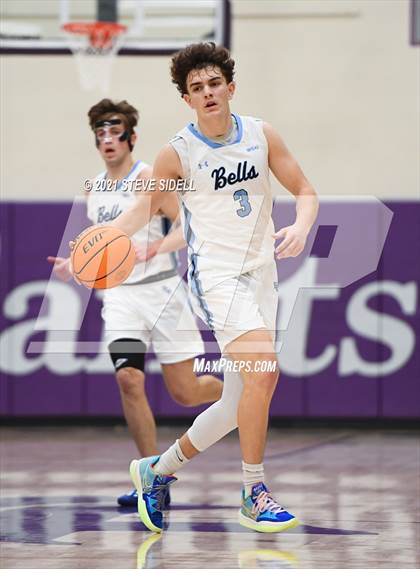 Thumbnail 2 in Bellarmine College Prep vs Grossmont (The Holiday Classic) photogallery.