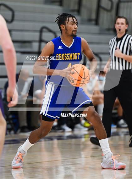 Thumbnail 1 in Bellarmine College Prep vs Grossmont (The Holiday Classic) photogallery.