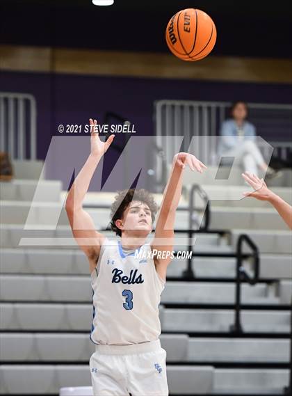 Thumbnail 1 in Bellarmine College Prep vs Grossmont (The Holiday Classic) photogallery.