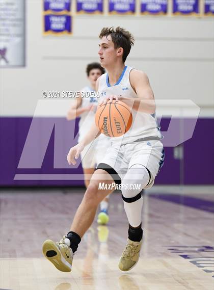 Thumbnail 1 in Bellarmine College Prep vs Grossmont (The Holiday Classic) photogallery.