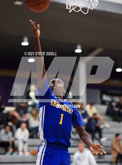 Thumbnail 1 in Bellarmine College Prep vs Grossmont (The Holiday Classic) photogallery.