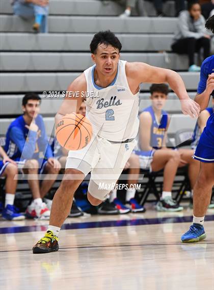 Thumbnail 2 in Bellarmine College Prep vs Grossmont (The Holiday Classic) photogallery.