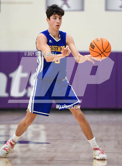 Thumbnail 3 in Bellarmine College Prep vs Grossmont (The Holiday Classic) photogallery.