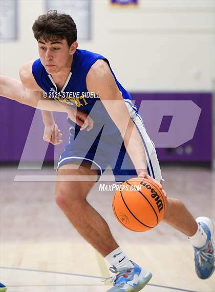 Thumbnail 2 in Bellarmine College Prep vs Grossmont (The Holiday Classic) photogallery.