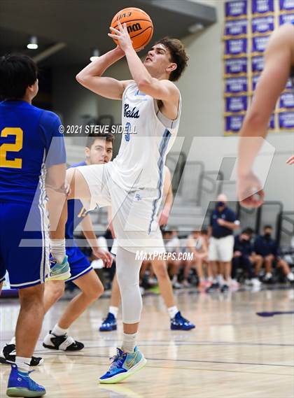 Thumbnail 2 in Bellarmine College Prep vs Grossmont (The Holiday Classic) photogallery.