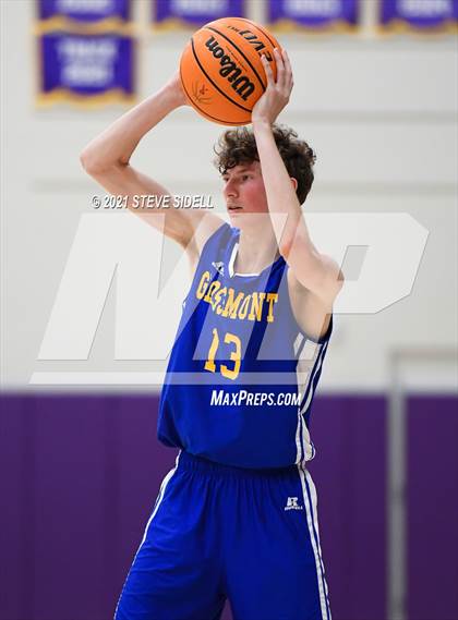 Thumbnail 2 in Bellarmine College Prep vs Grossmont (The Holiday Classic) photogallery.
