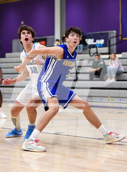 Thumbnail 2 in Bellarmine College Prep vs Grossmont (The Holiday Classic) photogallery.