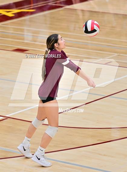 Thumbnail 3 in Granite Hills vs Point Loma (CIFSDS D2 Semifinal) photogallery.