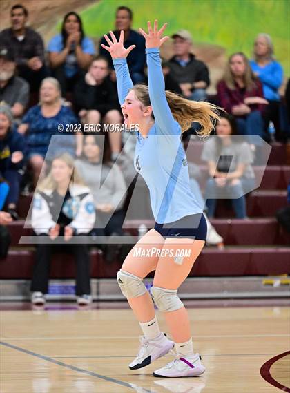 Thumbnail 2 in Granite Hills vs Point Loma (CIFSDS D2 Semifinal) photogallery.