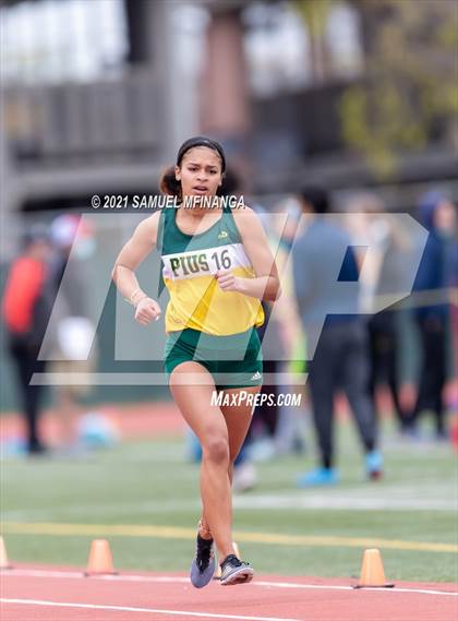 Thumbnail 2 in Harold Scott Invitational (3200 Meter) photogallery.