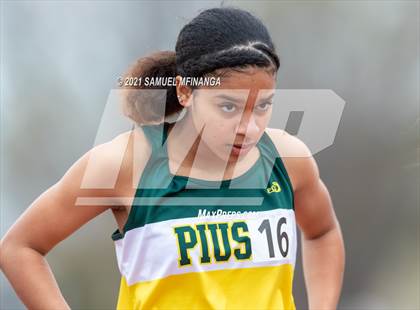 Thumbnail 1 in Harold Scott Invitational (3200 Meter) photogallery.