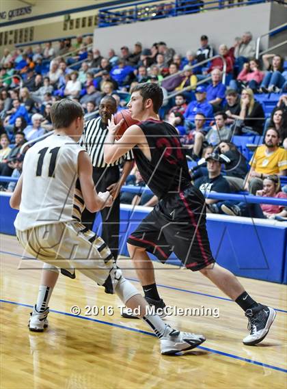 Thumbnail 2 in Piggott vs Charleston (AAA 3A 1st Round) photogallery.