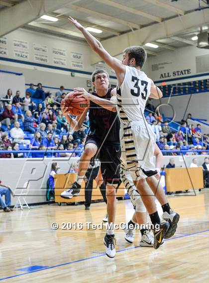 Thumbnail 2 in Piggott vs Charleston (AAA 3A 1st Round) photogallery.