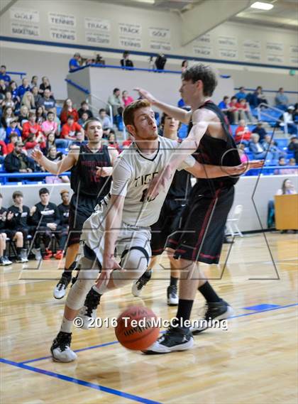 Thumbnail 3 in Piggott vs Charleston (AAA 3A 1st Round) photogallery.