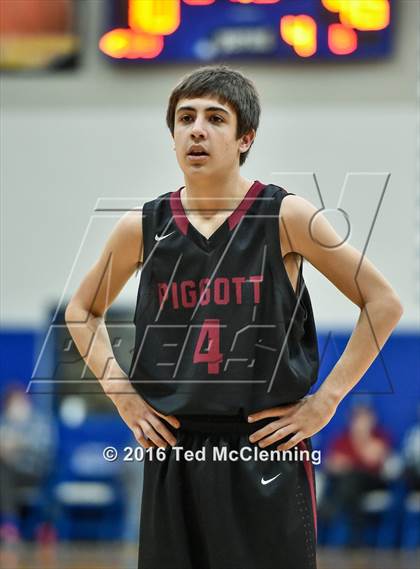 Thumbnail 1 in Piggott vs Charleston (AAA 3A 1st Round) photogallery.