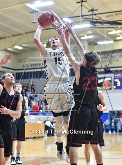 Thumbnail 3 in Piggott vs Charleston (AAA 3A 1st Round) photogallery.