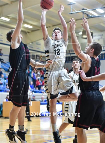Thumbnail 2 in Piggott vs Charleston (AAA 3A 1st Round) photogallery.