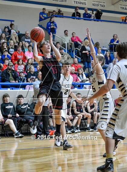 Thumbnail 3 in Piggott vs Charleston (AAA 3A 1st Round) photogallery.