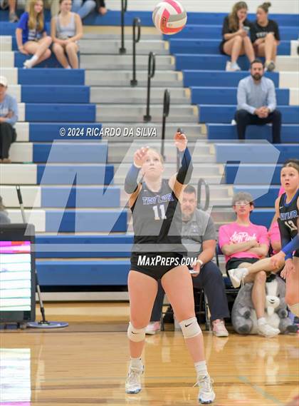 Thumbnail 2 in Katy Taylor vs Cinco Ranch photogallery.