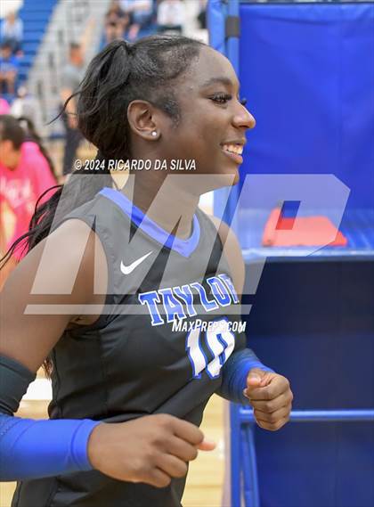 Thumbnail 3 in Katy Taylor vs Cinco Ranch photogallery.