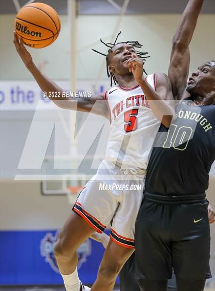 Thumbnail 2 in Tri-Cities vs McDonough (The Dream Challenge)  photogallery.