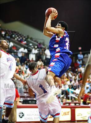 Thumbnail 3 in Dulles vs. Madison (UIL 5A Region 3 Final) photogallery.