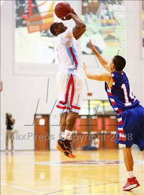 Thumbnail 3 in Dulles vs. Madison (UIL 5A Region 3 Final) photogallery.