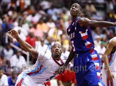 Thumbnail 1 in Dulles vs. Madison (UIL 5A Region 3 Final) photogallery.