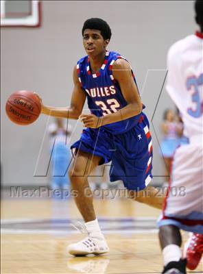 Thumbnail 1 in Dulles vs. Madison (UIL 5A Region 3 Final) photogallery.