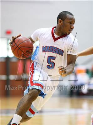 Thumbnail 1 in Dulles vs. Madison (UIL 5A Region 3 Final) photogallery.