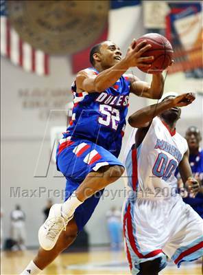 Thumbnail 1 in Dulles vs. Madison (UIL 5A Region 3 Final) photogallery.