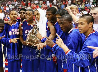 Thumbnail 1 in Dulles vs. Madison (UIL 5A Region 3 Final) photogallery.