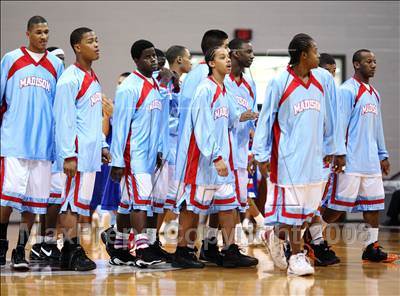 Thumbnail 1 in Dulles vs. Madison (UIL 5A Region 3 Final) photogallery.