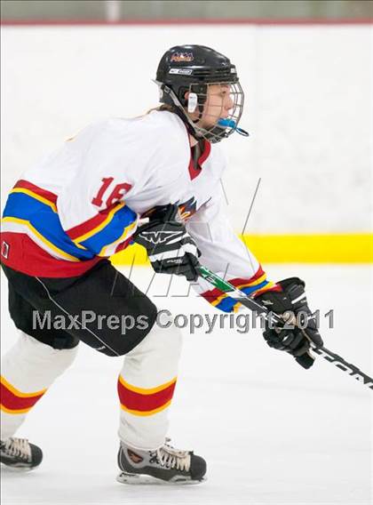 Thumbnail 3 in St. Croix Valley (River Falls) vs Eveleth-Gilbert (Schwan Cup) photogallery.