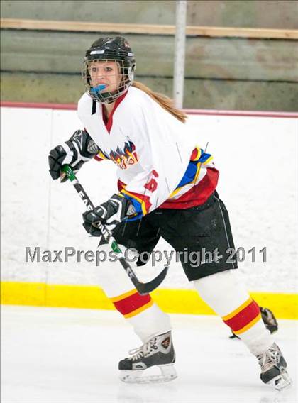 Thumbnail 2 in St. Croix Valley (River Falls) vs Eveleth-Gilbert (Schwan Cup) photogallery.