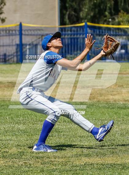 Thumbnail 3 in Southlands Christian vs Avalon photogallery.