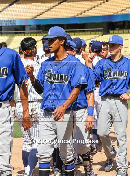 Thumbnail 2 in Chatsworth vs. El Camino Real (CIF L.A. City Section D1 Final) photogallery.