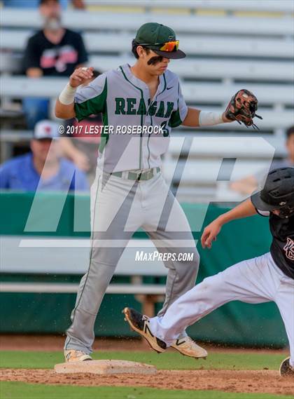 Thumbnail 1 in Reagan vs Churchill (UIL 6A Regional Final) photogallery.