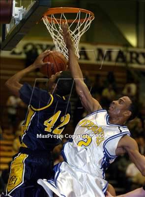 Thumbnail 2 in Campbell Hall vs. Verbum Dei (Sec. IVAA Final) photogallery.