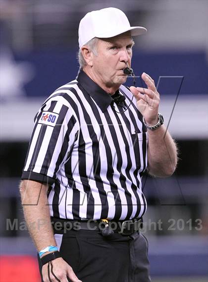 Thumbnail 1 in Ennis vs Frisco (UIL 4A Regional Playoff) photogallery.