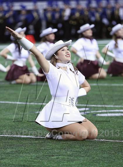 Thumbnail 1 in Ennis vs Frisco (UIL 4A Regional Playoff) photogallery.