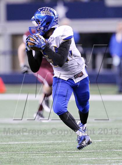 Thumbnail 2 in Ennis vs Frisco (UIL 4A Regional Playoff) photogallery.