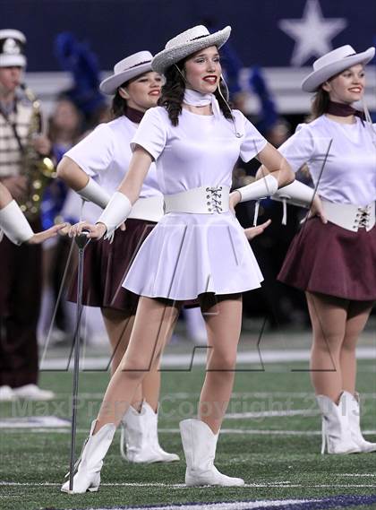 Thumbnail 1 in Ennis vs Frisco (UIL 4A Regional Playoff) photogallery.