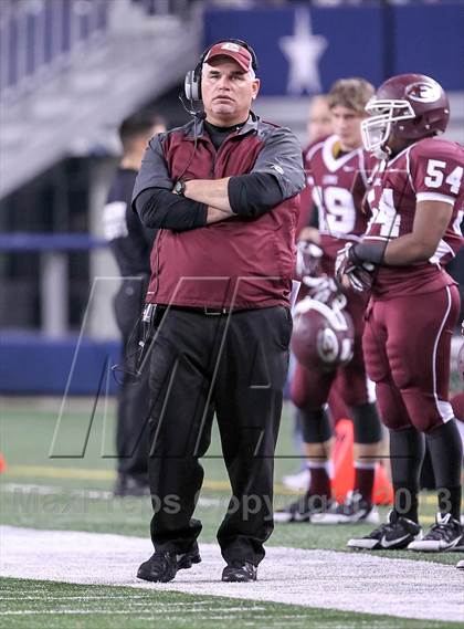 Thumbnail 1 in Ennis vs Frisco (UIL 4A Regional Playoff) photogallery.