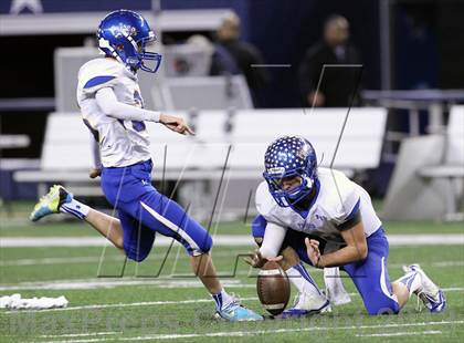 Thumbnail 2 in Ennis vs Frisco (UIL 4A Regional Playoff) photogallery.