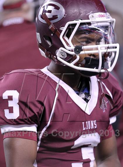 Thumbnail 3 in Ennis vs Frisco (UIL 4A Regional Playoff) photogallery.